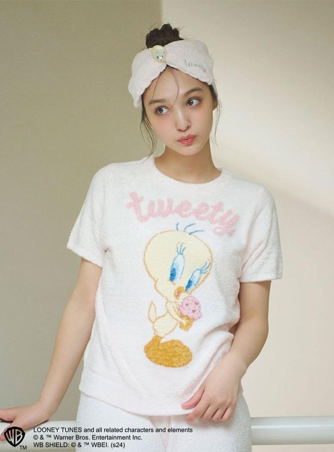 Snidel Cozy Tweety Bird Graphic Tee Best Seller